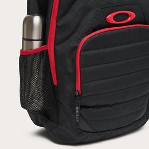 o/a/oakley_8009039002_noir-rouge-rouge_4.jpg